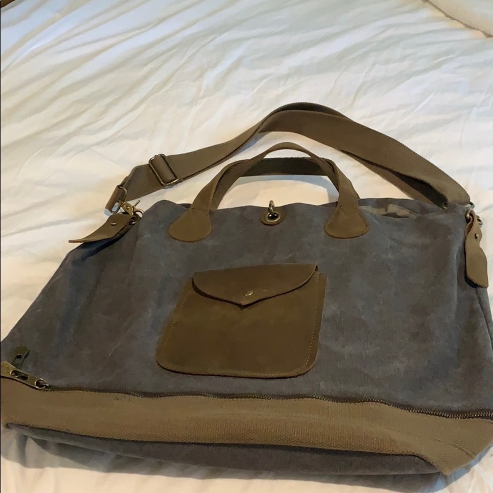 Fantastic canvas / leather travel bag